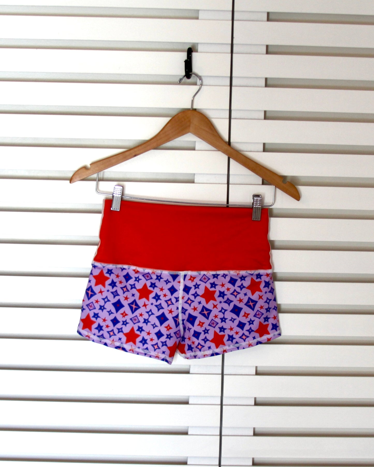 HIGH WAIST SHORT STAR POWER RED